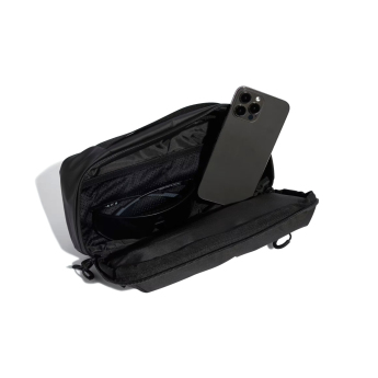 Mercedes AMG Petronas borsetă logo black F1 Team 2026