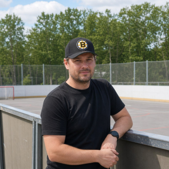 Boston Bruins șapcă flat NHL Team Ground 2.0 Pro Snapback