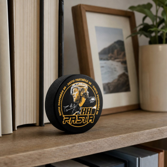 Boston Bruins puc David Pastrňák #88 PASTA 88 Exclusive Collection