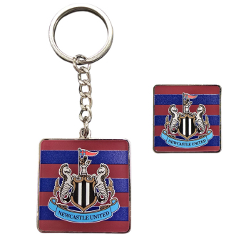 Newcastle United breloc și insignă 95-96 Away